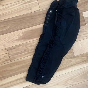 Black Lululemon Capri